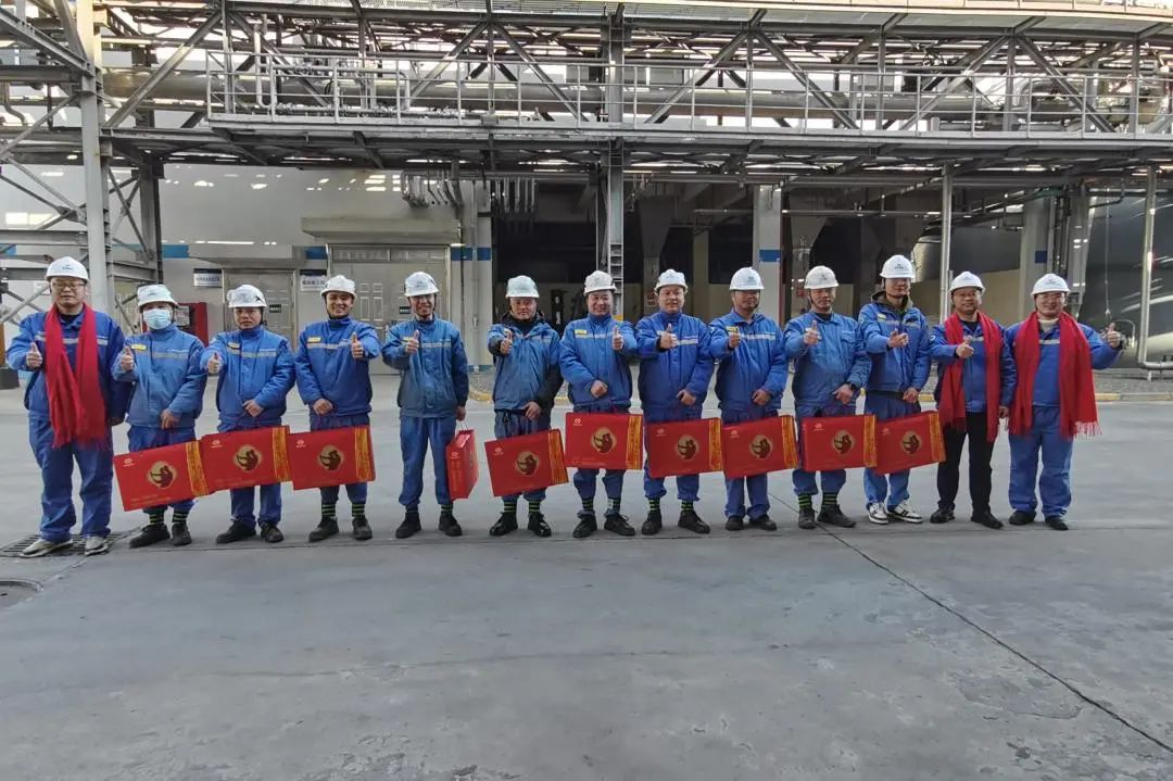致敬坚守 | 新春慰问送温暖，，，，，鼓舞士气再出发-企业新闻-浙江华友钴业股份有限公司