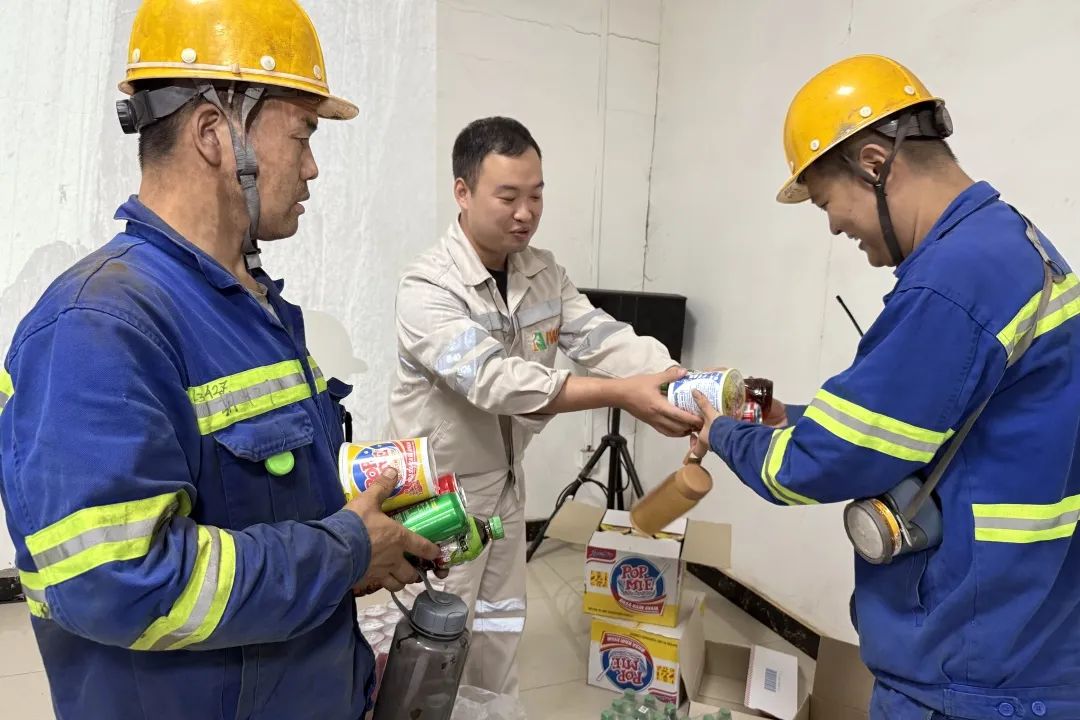 致敬坚守 | 新春慰问送温暖，，，，，鼓舞士气再出发-企业新闻-浙江华友钴业股份有限公司